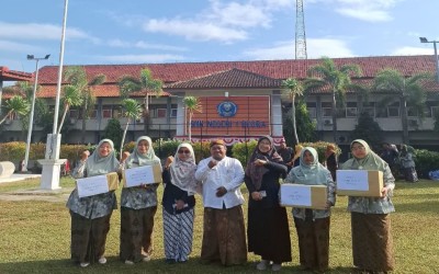 SMK NEGERI 1 BLORA : ADAKAN UPACARA HUT JATENG KE-80