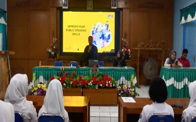 SMKN 1 BLORA : GELAR PELATIHAN PUBLIC SPEAKING DAN MARKETING BERSAMA INDOSAT, BUKA PELUANG JADI BRAND AMBASSADOR