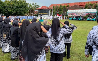 SMKN 1 BLORA : ADAKAN UPACARA PERINGATAN HUT PGRI KE-79 DAN HARI GURU NASIONAL (HGN) 2024 KECAMATAN TUNJUNGAN