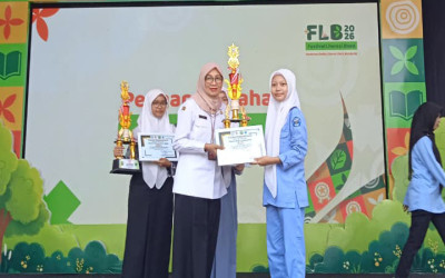 Perpaduan Literasi dan Desain: Dinara Saka Arimasandu Raih Juara 1 Lomba Resensi Buku Kabupaten Blora 2026