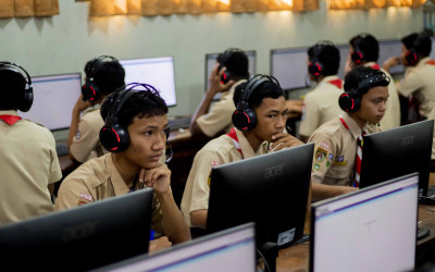 SMK NEGERI 1 BLORA GELAR TES TOEIC BAGI SISWA KELAS XII UNTUK TINGKATKAN KOMPETENSI BAHASA INTERNASIONAL