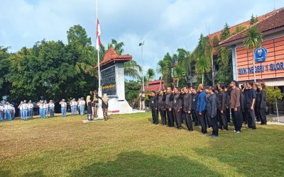 SMK N 1 BLORA : PERINGATAN KE-96 HARI IBU