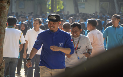 SEMARAK JUMAT SEHAT DI SMKN 1 BLORA: SENAM BERSAMA HINGGA GLADI BERSIH RAMPAK BUTO GEDRUG ESTENSI