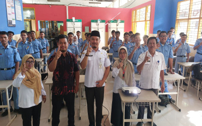 SMK NEGERI 1 BLORA GELAR PROGRAM GURU TAMU TEKNIK KETENAGALISTRIKAN, HADIRKAN PEMBELAJARAN LANGSUNG DARI DUDI