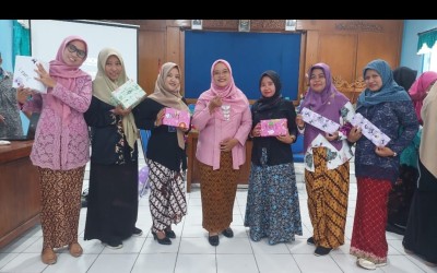 DHARMA WANITA PERSATUAN SMK N 1 BLORA RAYAKAN DIRGAHAYU KE-25 DAN PERINGATAN HARI IBU KE-96